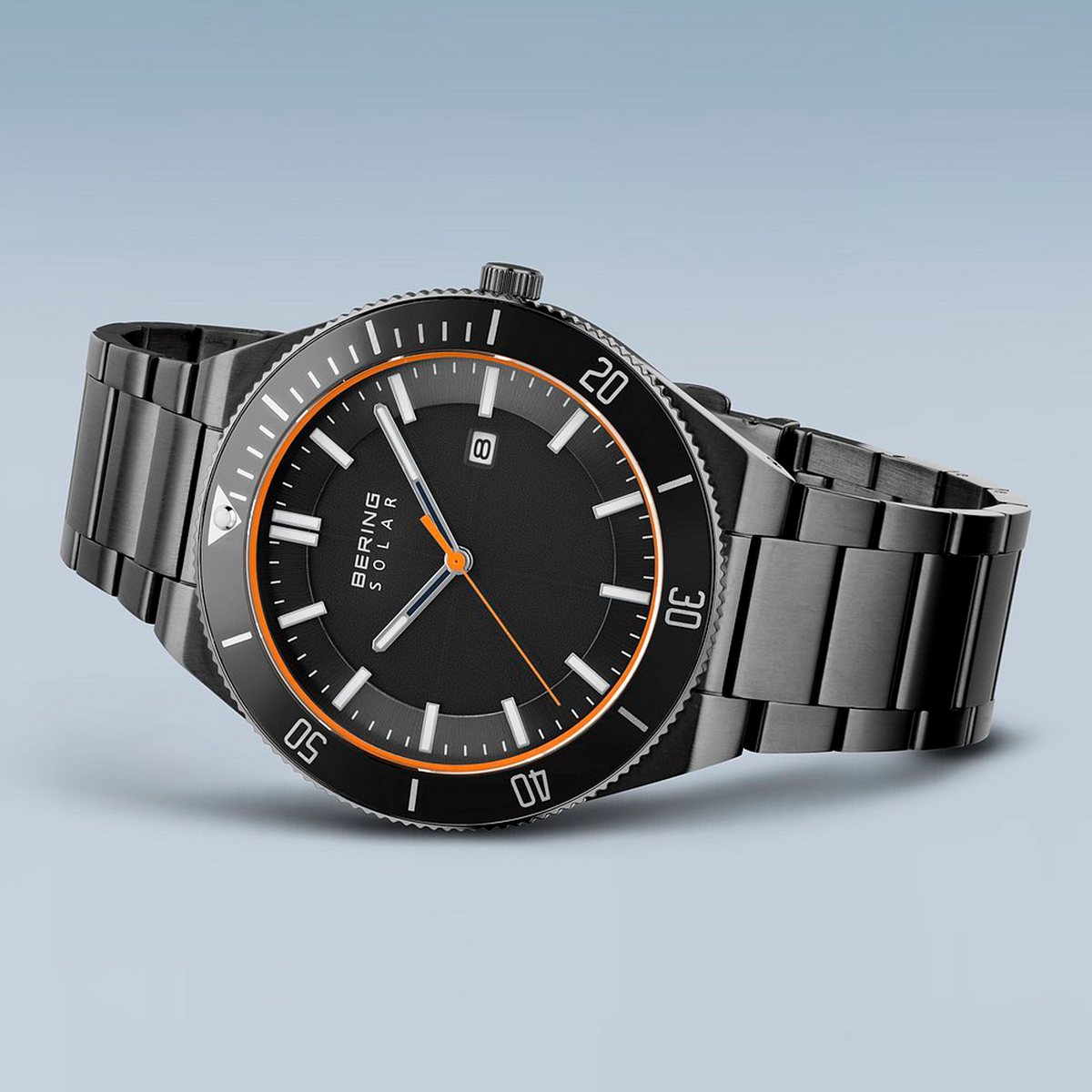 Bering Sale 43 mm herreur model 14443-779 med sort urskive og solcelledrevet urværk