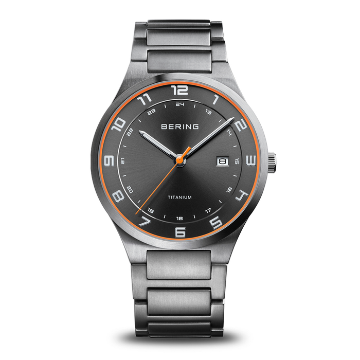 Bering Titanium 15139-709 med datovisning og safirglas