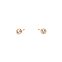 Bezel Solitaire øreringe i 8 kt. guld med klare zirkonia i klassisk indfattet design