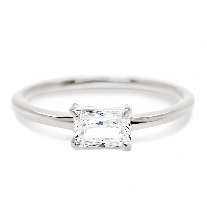 Blair ring i 925 sterlingsølv med rektangulær klar zirkonia i emerald cut