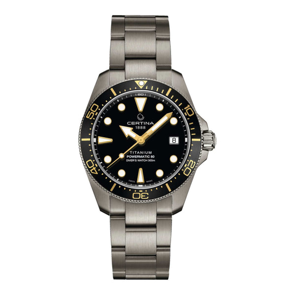 Certina DS Action Diver 38 mm i titanium med sort urskive, sort keramisk lynette og titaniumlænke – forfra