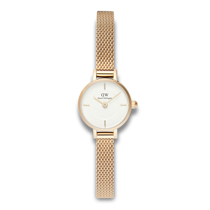 Daniel Wellington Petite Mini Evergold dameur ADW00100745 med guldfarvet mesh-rem og lys urskive