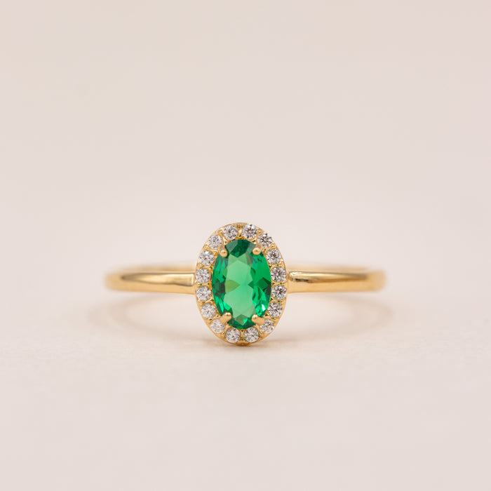 Detaljevisning af Elina Green roset ring i forgyldt sølv med grøn zirkonia
