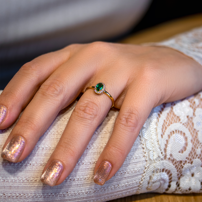 Elina Green roset ring i forgyldt sølv båret på hånd