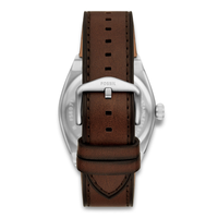 Bagside af Fossil Everett FS6071 med brun læderrem og spænde