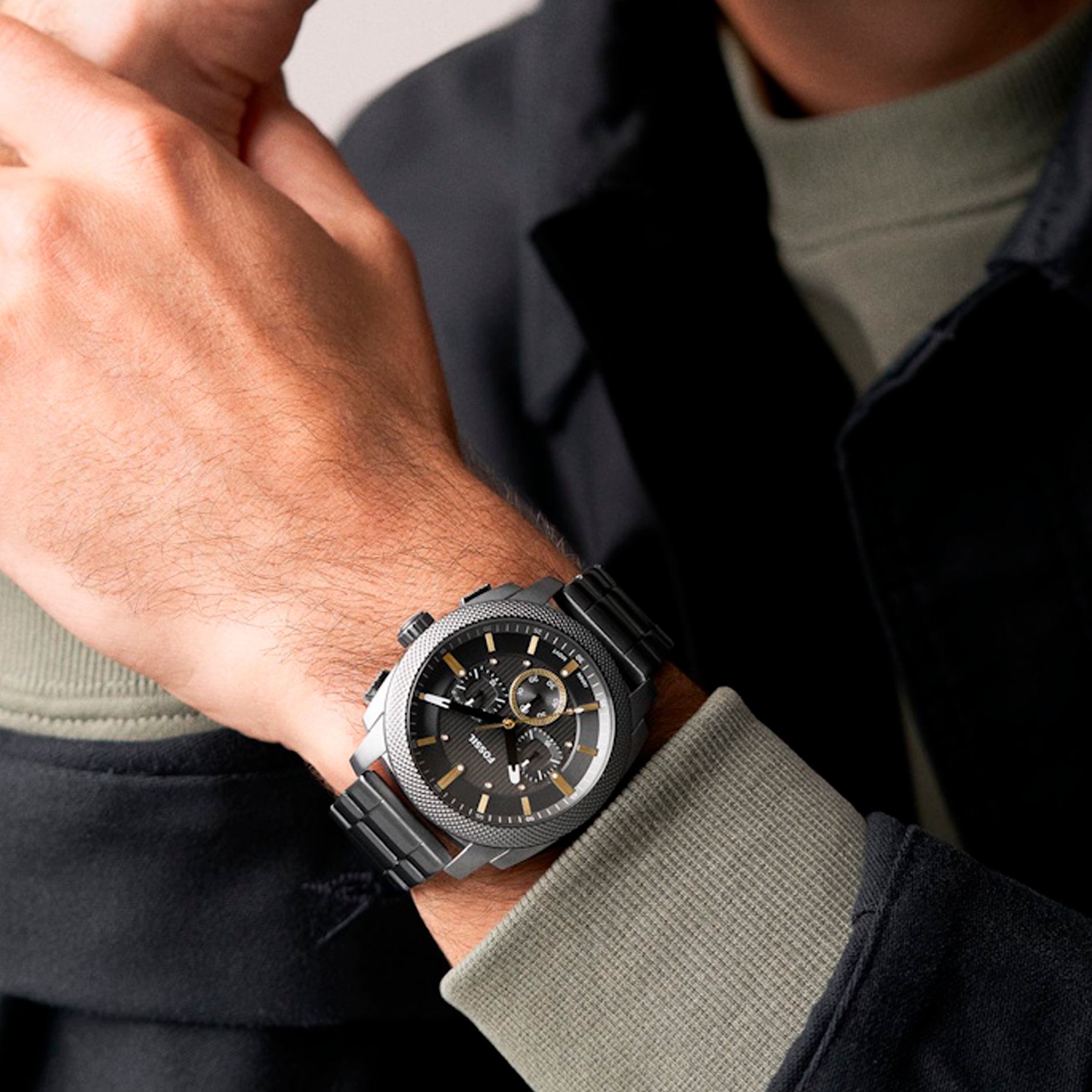 Fossil Machine Chronograph FS6160 båret på håndled med gunmetal stållænke