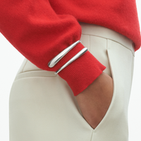 Detalje af Georg Jensen Mercy armring i poleret 925 sterlingsølv