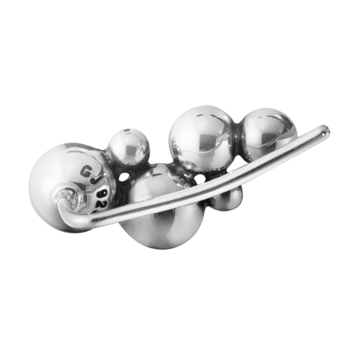 Georg Jensen Moonlight Grapes earcuff i sølv set fra siden