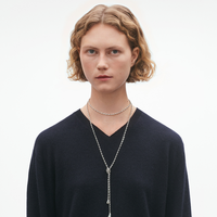 Georg Jensen Reflect Lariat-halskæde i 925 sterlingsølv båret på model