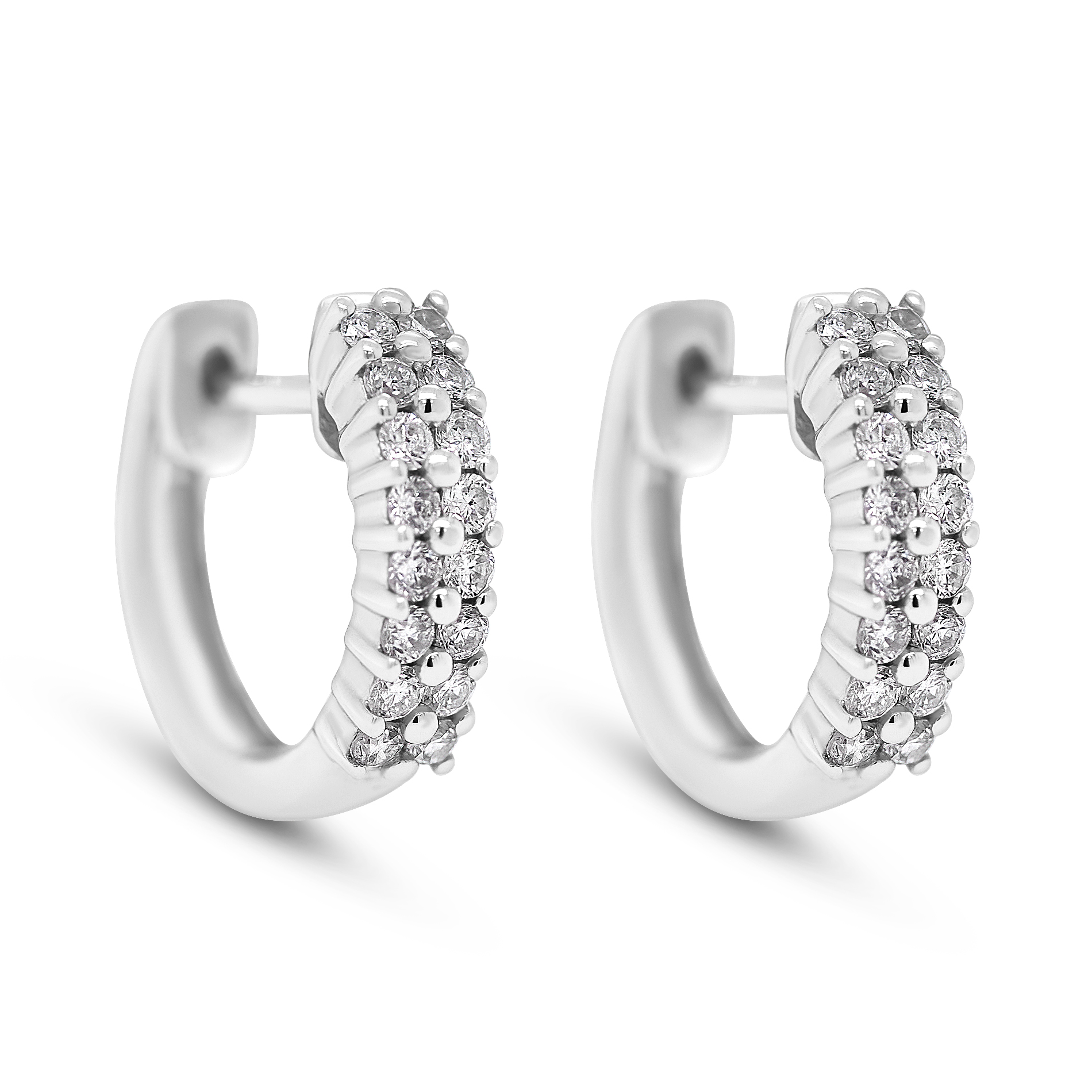 18kt hoops i hvidguld med pavéfattede diamanter