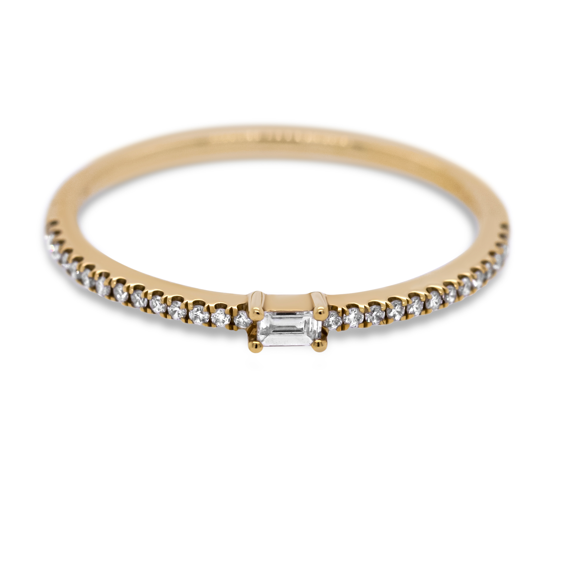 Packshot af Julia ring i 18 kt. guld med diamanter