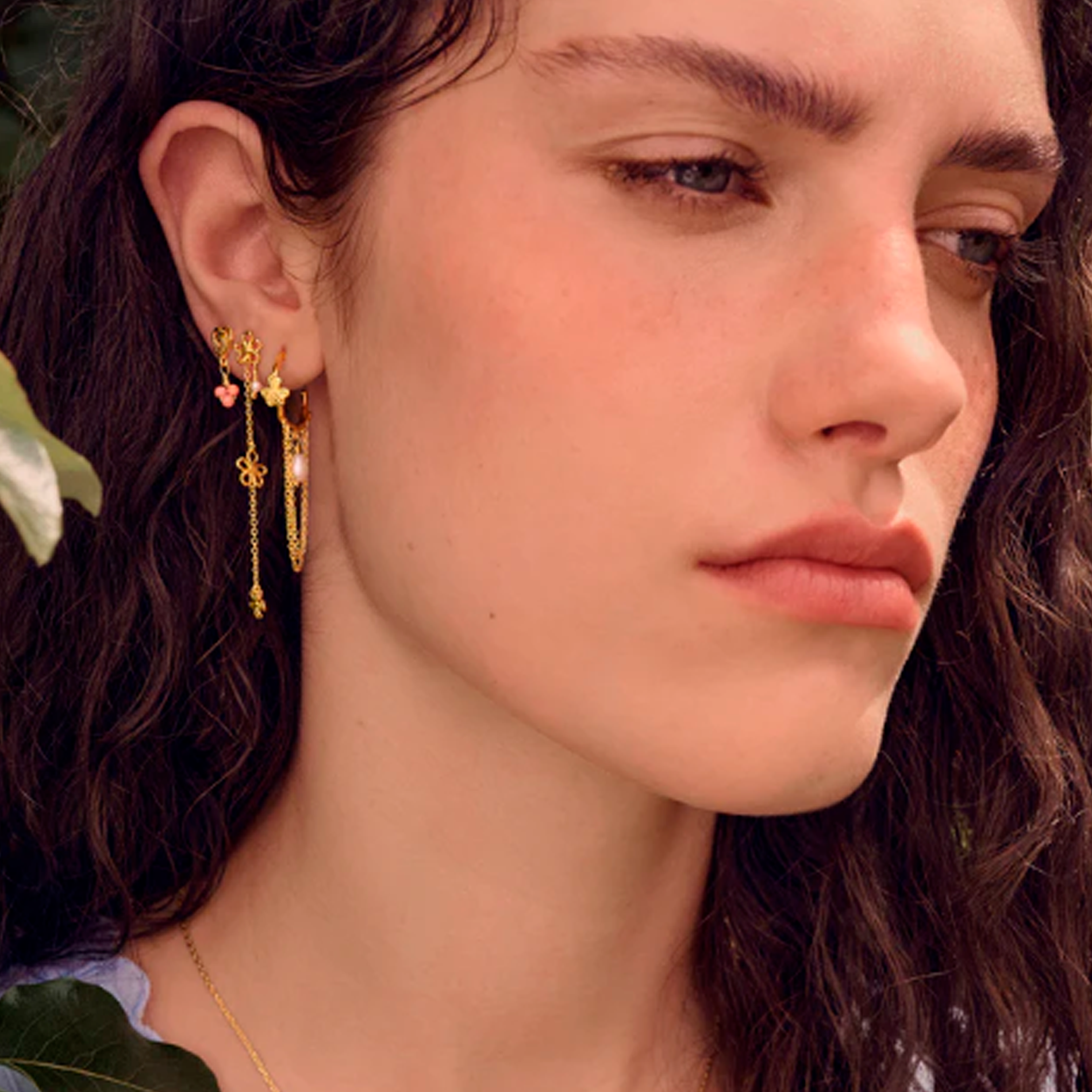 Maanesten Vibe øreringe i genanvendt forgyldt sterlingsølv (925) med hjerter, stjerne og pink opal.