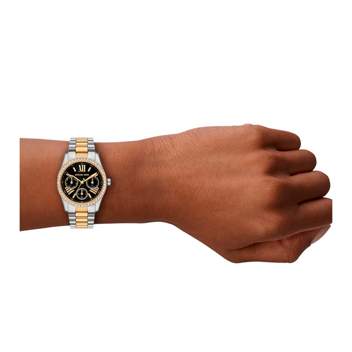 Michael Kors Lexington MK4925 båret på håndled.