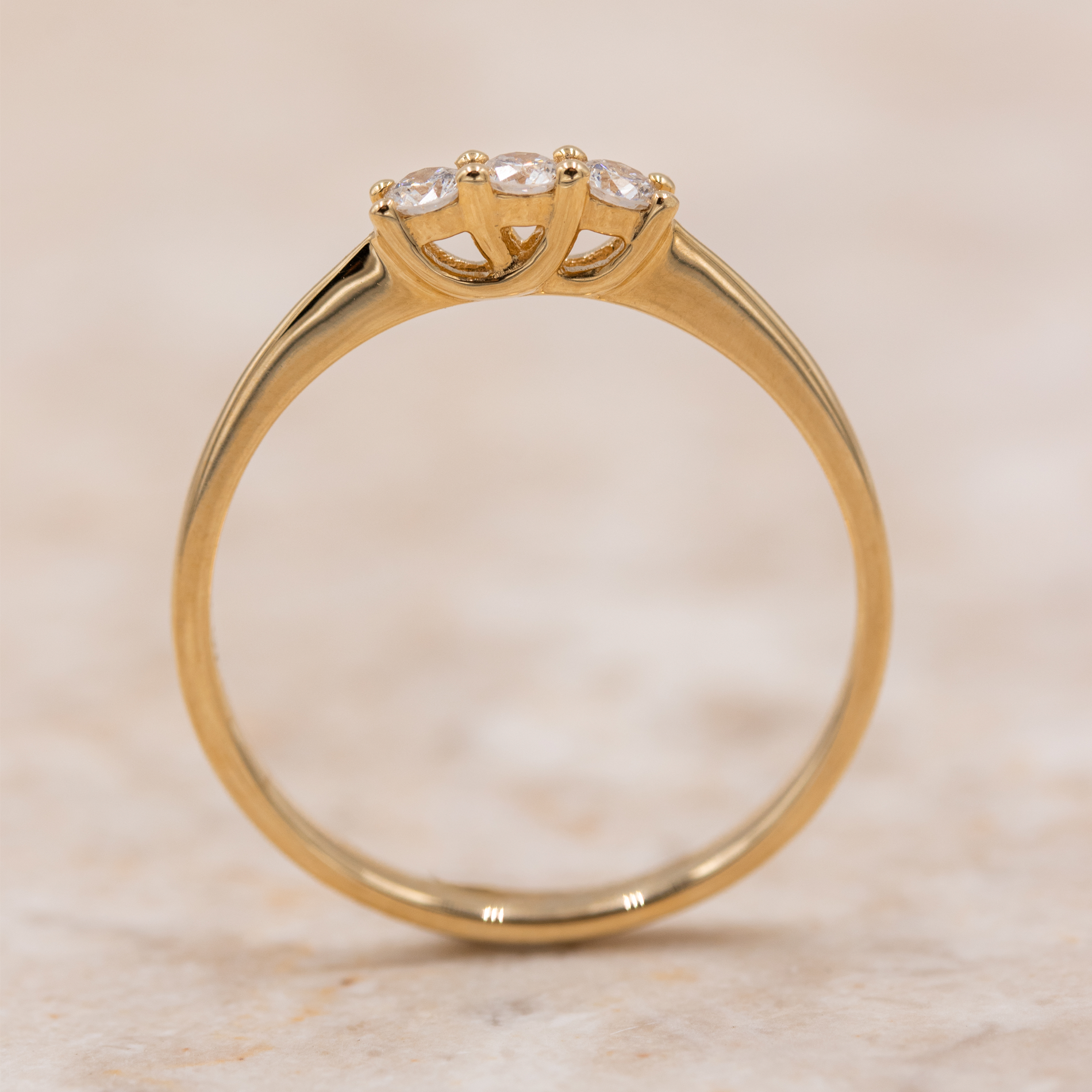 Molly alliancering i 18 kt. guld med 0,17 ct. diamanter
