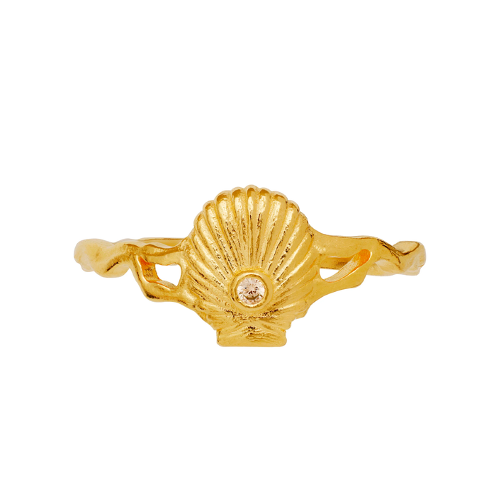 Myra ring i forgyldt sterling sølv med muslingeform og champagnefarvet zirkonia