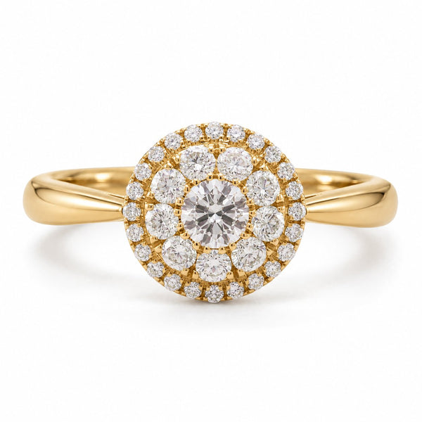 Natalie ring i 18 karat guld med dobbelt diamantglorie på i alt 0,48 carat, hvid baggrund