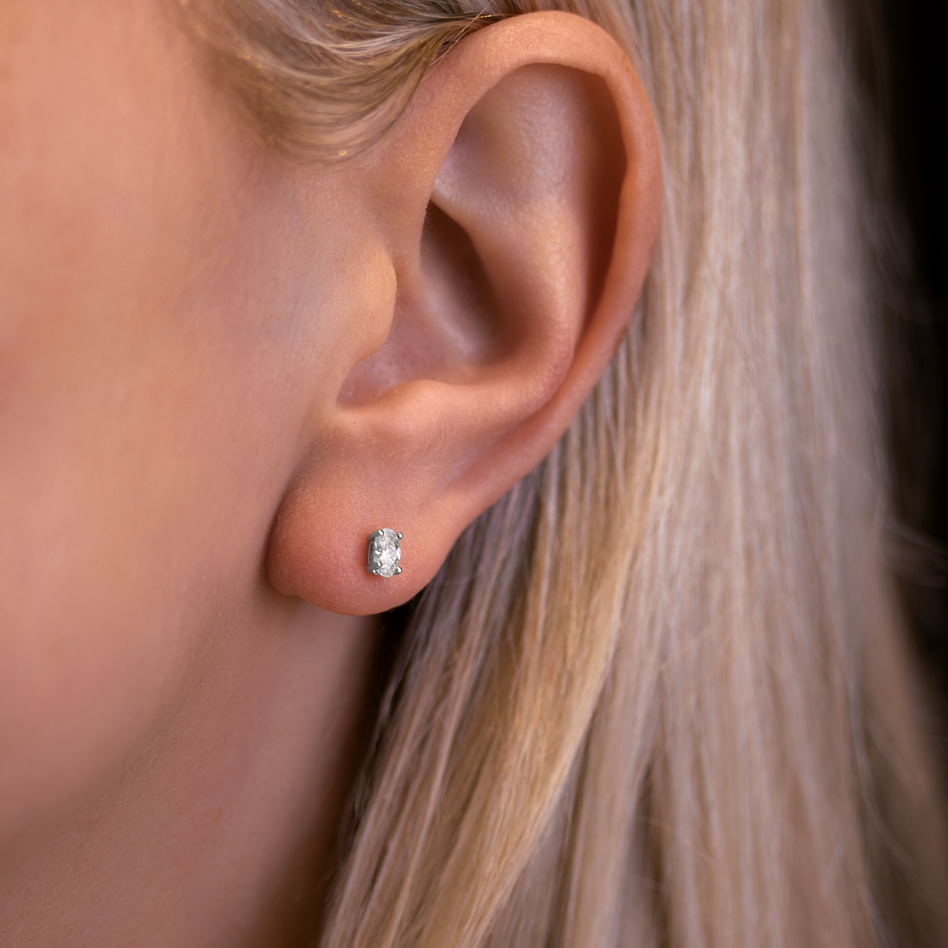 Oval-cut V ørestikker 3x5 mm i forgyldt 925 sterlingsølv