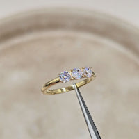 Video af Nora III alliancering i forgyldt sølv med tre funklende zirkonia