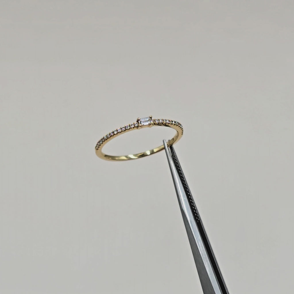 Video af Julia ring i 18 kt. guld med 0,10 ct. diamanter