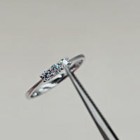 Video af Molly alliancering i 18 kt. hvidguld med diamanter