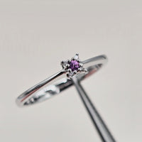 Video af Wilma ring i 18 kt. hvidguld med pink safir og diamanter
