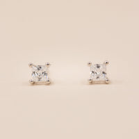Princess-cut III solitaire ørestikker i sterlingsølv med 3 mm zirkonia