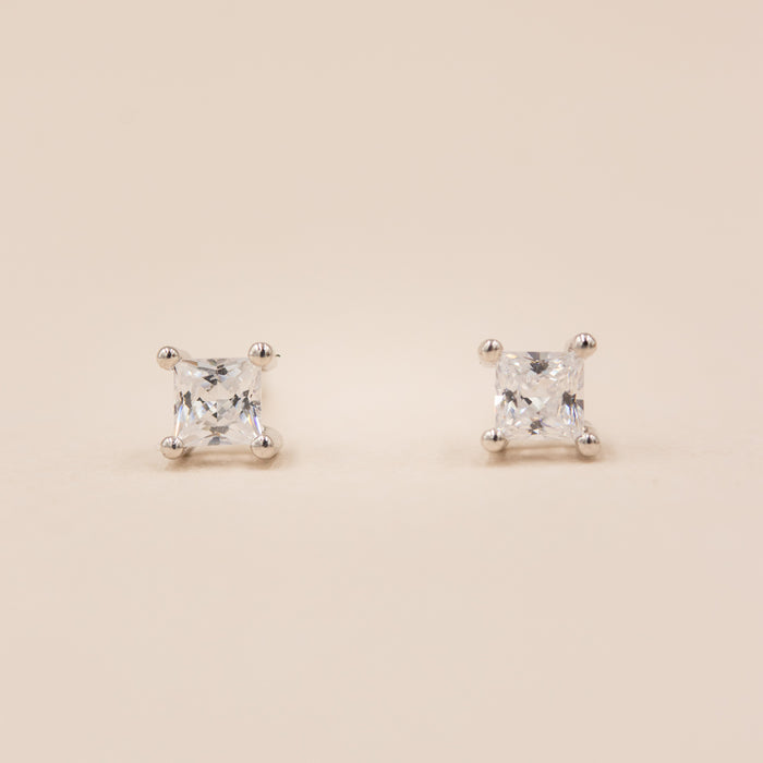 Princess-cut III solitaire ørestikker i sterlingsølv med 3 mm zirkonia