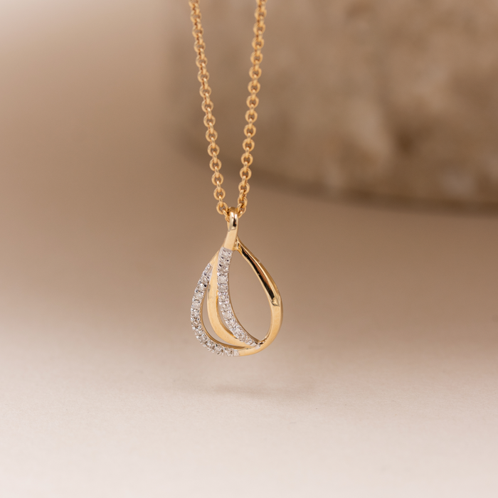 Radiant vedhæng i 14 kt. guld med 0,07 ct. diamanter – frontvisning