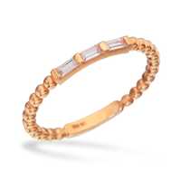 Scrouples baguette ring i 8 karat guld med tre rektangulære zirkonia og kugleskinne