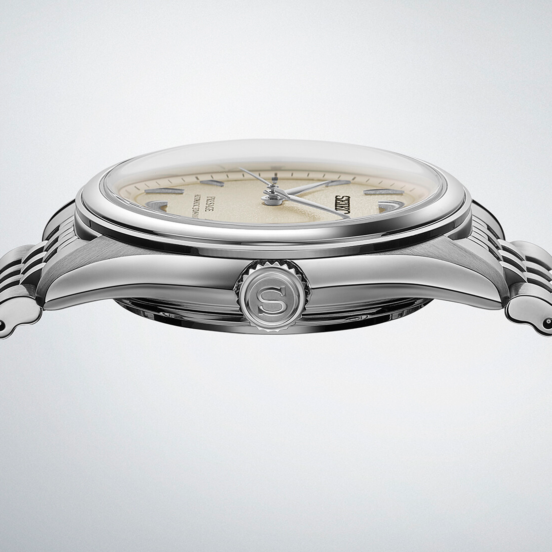 Seiko Presage Automatic Classic SPB463J1 med champagnefarvet tekstureret urskive og stållænke