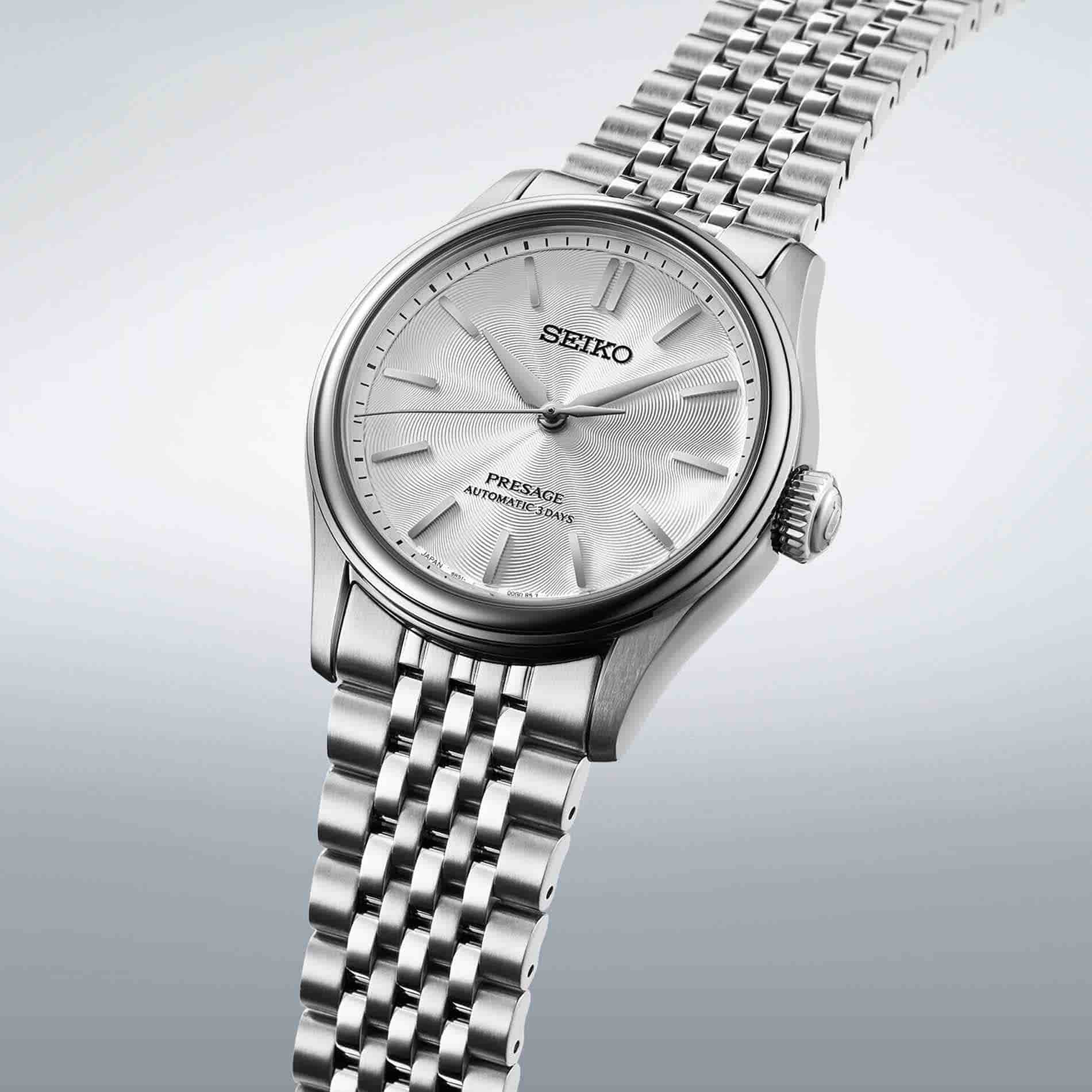 Seiko Presage HCC001J1 med safirglas og staallaenke set fra siden
