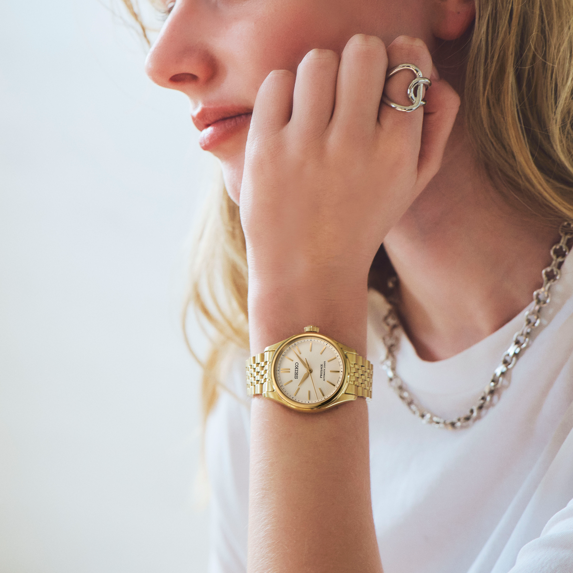 Seiko Presage Automatic Classic SPB524J1 med champagnefarvet skive og guldfarvet stållænke