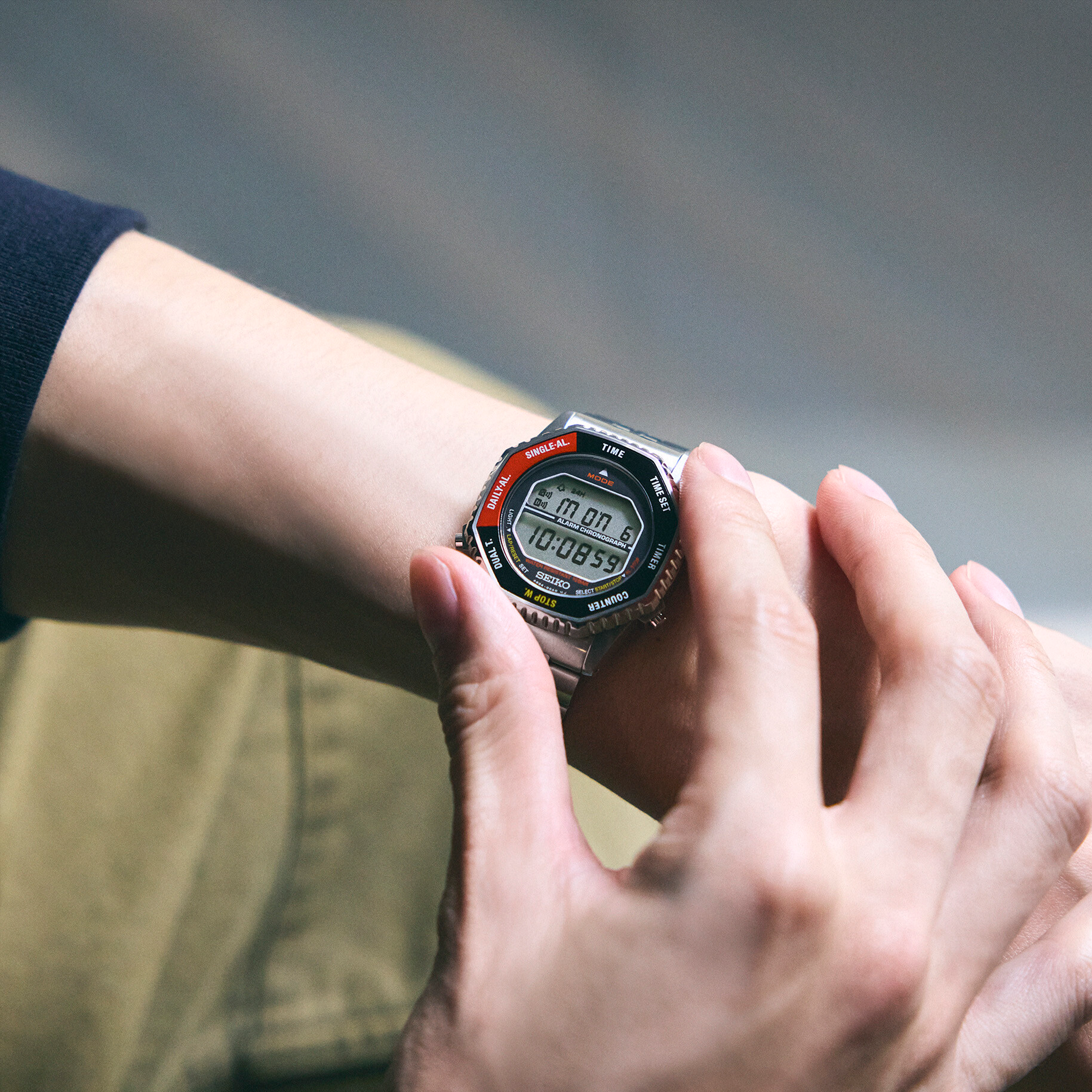 Seiko Rotocall Digital Alarm Chronograph SMGG17P1 digitalur i stål med alarm, kronograf og retro design