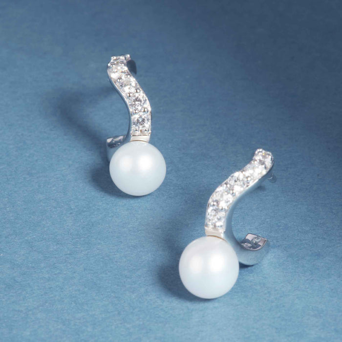 Sølv øreringe med zirkonia og perle