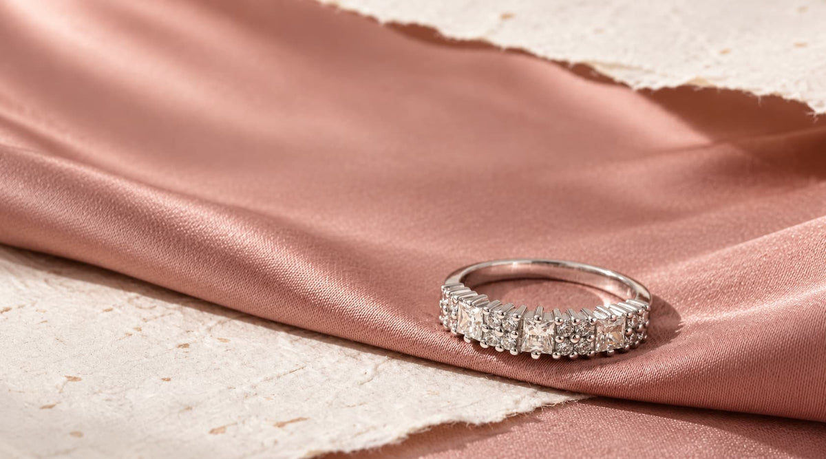 Silver by Carat ring i 925 sterlingsølv med zirkonia