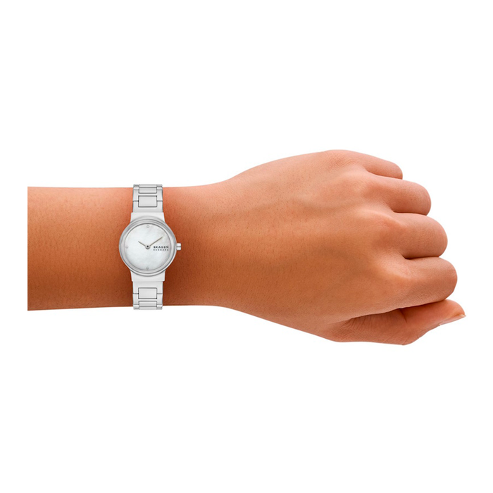Skagen Freja Lille SKW3168 båret på håndled.