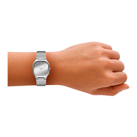 Skagen Mellem Lille SKW3163 båret på håndled.