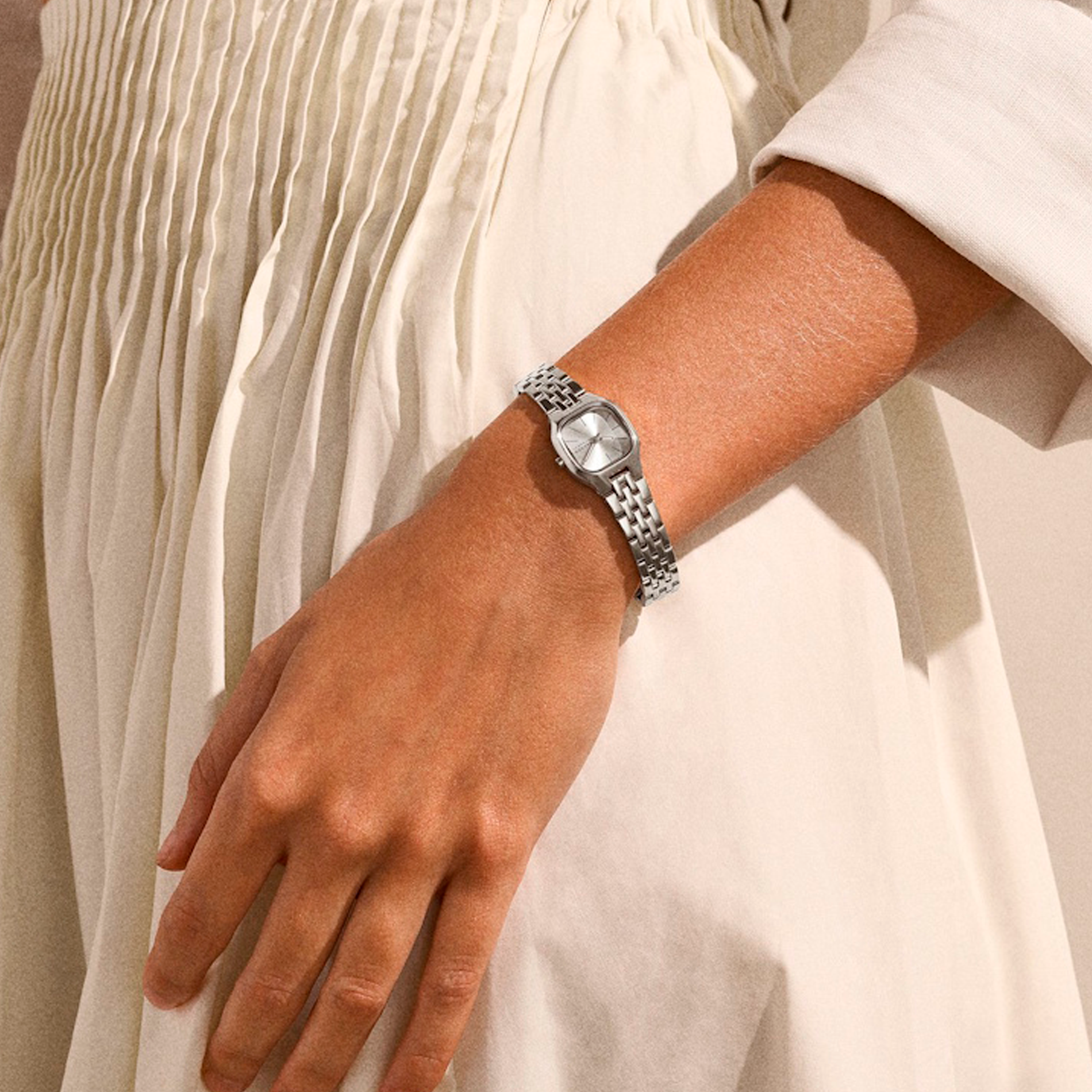 Skagen Mellem Micro Silver SKW3175 båret på håndled.