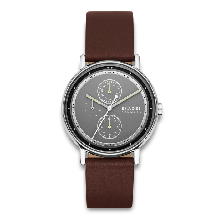 Skagen Signatur SKW6941 herreur med grå multifunktionsurskive og brun læderrem.