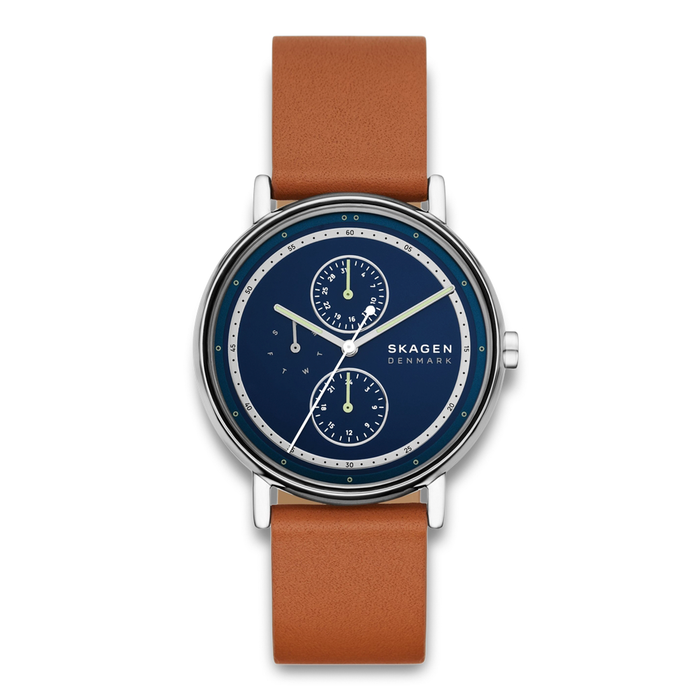 Skagen Signatur SKW6943 herreur med blå multifunktionsurskive og lys cognacfarvet læderrem.