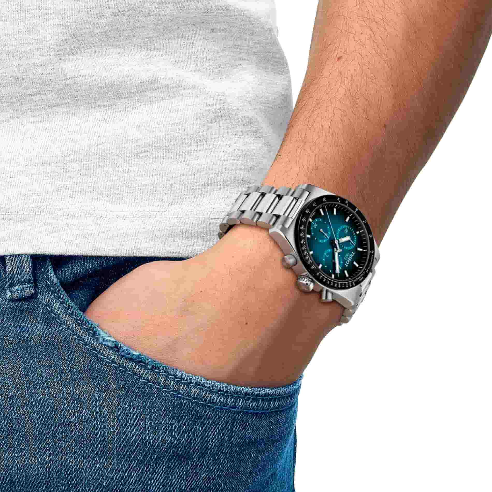 Tissot PR516 40 mm herreur med blå urskive på håndleddet