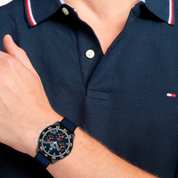 Tommy Hilfiger TH85 Carbon herreur båret på håndled 1792183