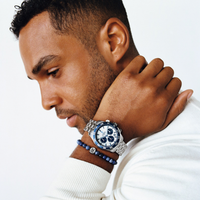 Tommy Hilfiger TH85 Chrono 41 mm herreur båret på håndled med sølvfarvet stållænke 1792157