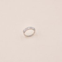 Detaljebillede af Venice ring med kombination af firkantede og runde zirkonia
